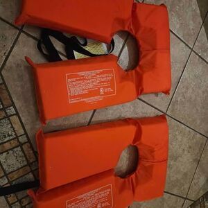 New w Tags Adult Universal Fit Life Vests Life Jackets Type 11 Floatation Device